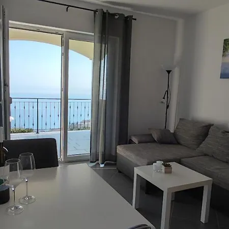 Apartment Kyra *