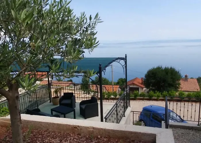 Kyra Apartman Lovran